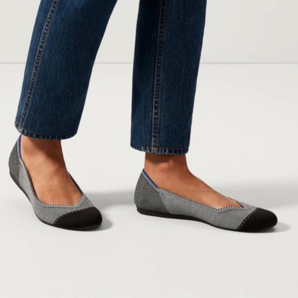 HPx3!! 🎉🎉 EUC Rothy’s The Flat Grey Mist Captoe. Size 7.